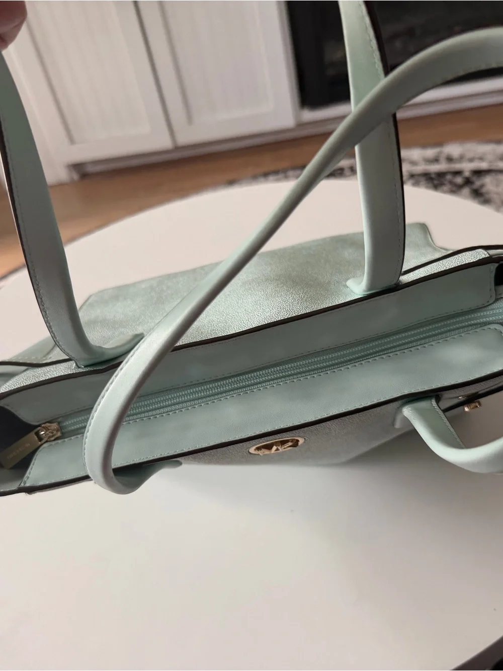 Michael Kors Mint Green Leather Tote with Gold Logo - Picture 4 of 6